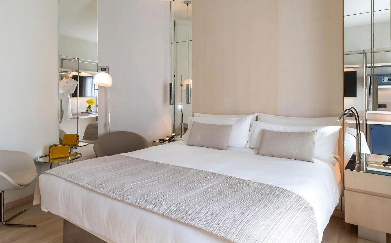 Cram Hotel Barcelona 4*,